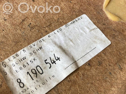 Apšuvums aizmugurējām durvīm