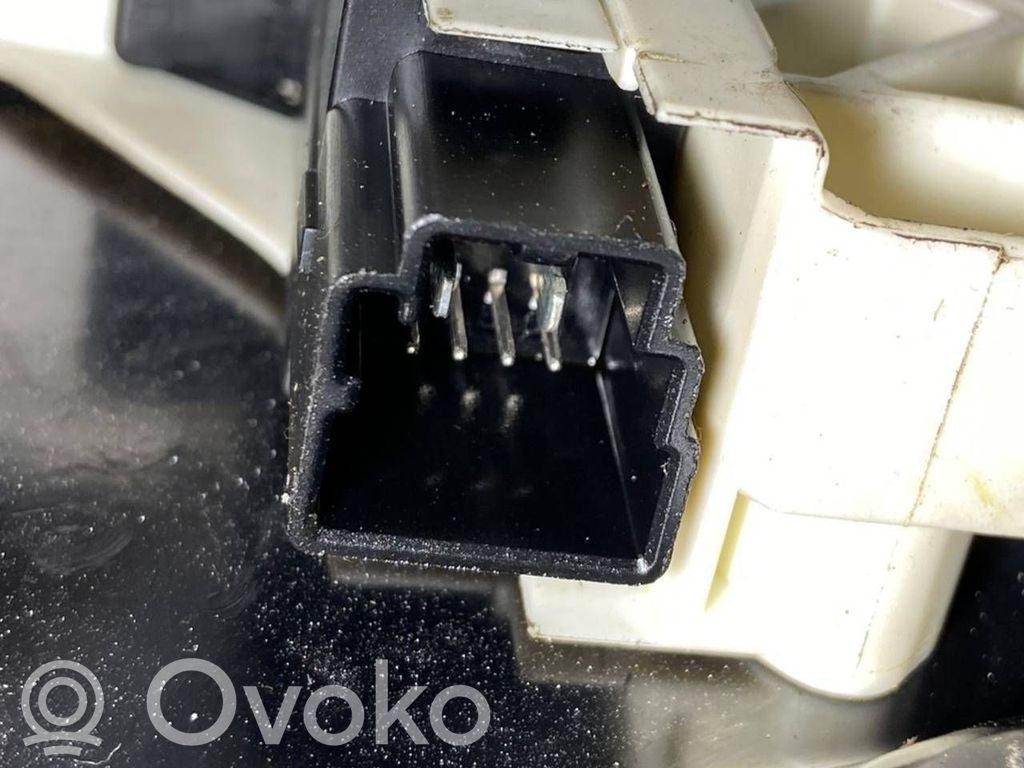 Priekšpusē elektriskā loga pacelšanas mehānisma komplekts