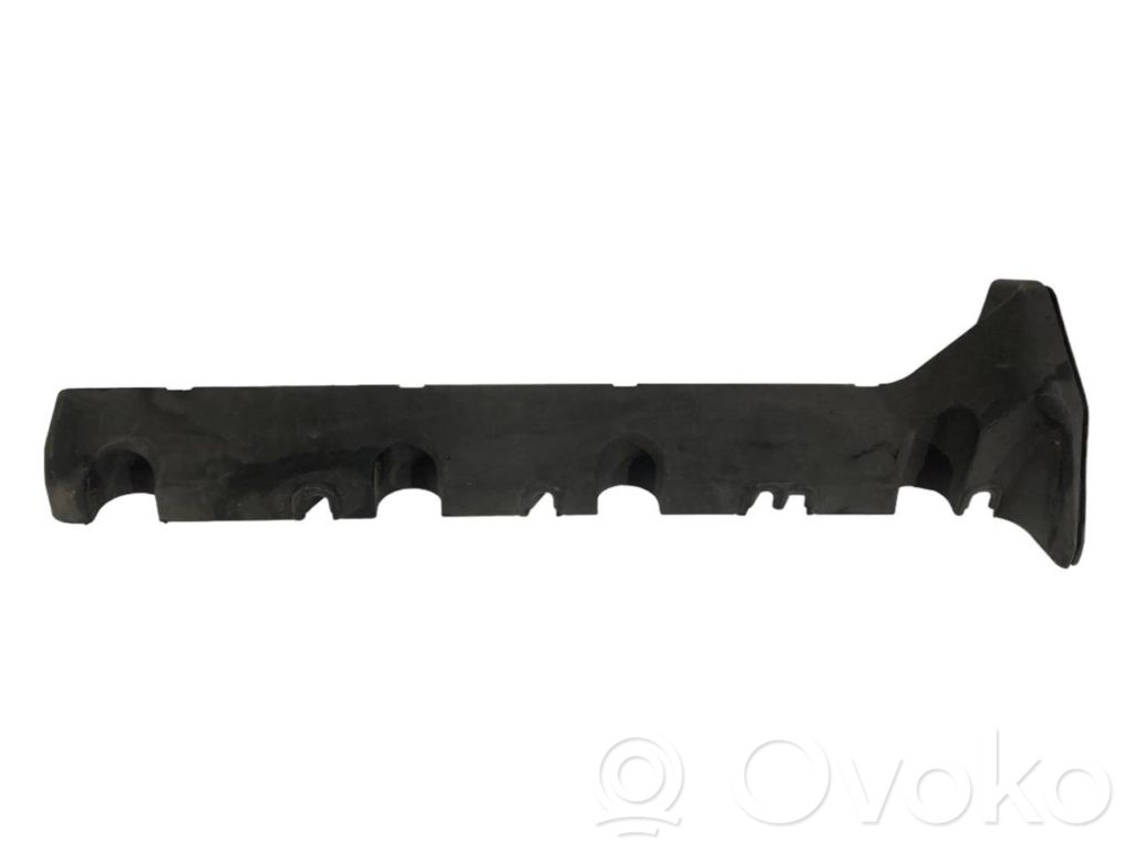 Cita veida dzinēja nodalījuma detaļa