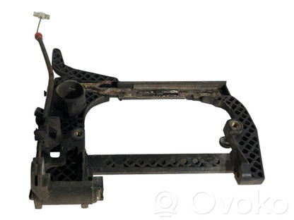 Holder/bracket for external opening handle at the front