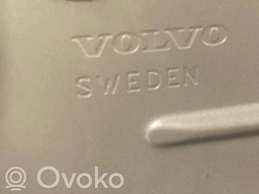 Aizmugurējās durvis