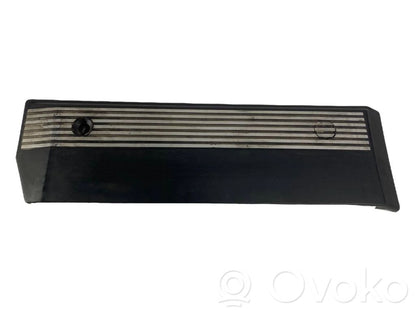 Engine cover (decorative trim)