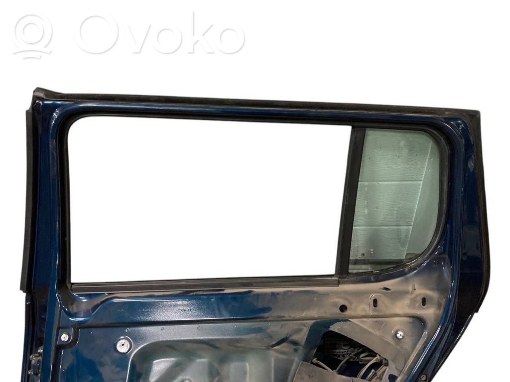 Задняя дверь