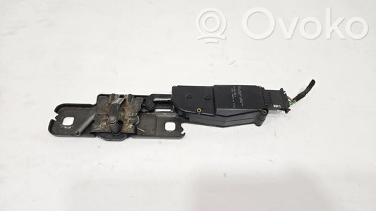 Aizmugurējā pārsega pievilcējs