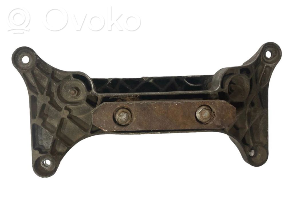 Pārnesumkārbas stiprinājuma kronšteins