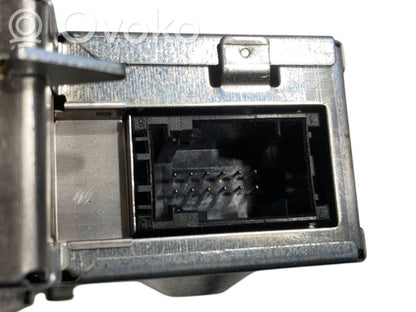 Radio / CD/DVD atskaņotājs / navigācija