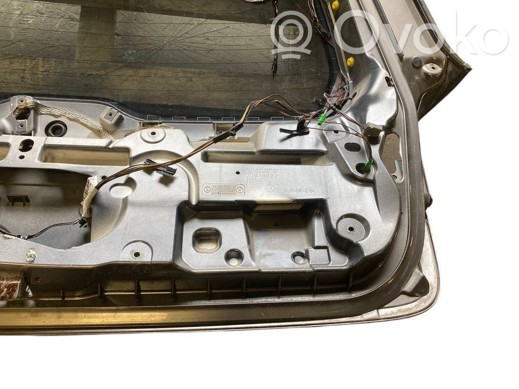 Aizmugurējais pārsegs (bagāžnieks)