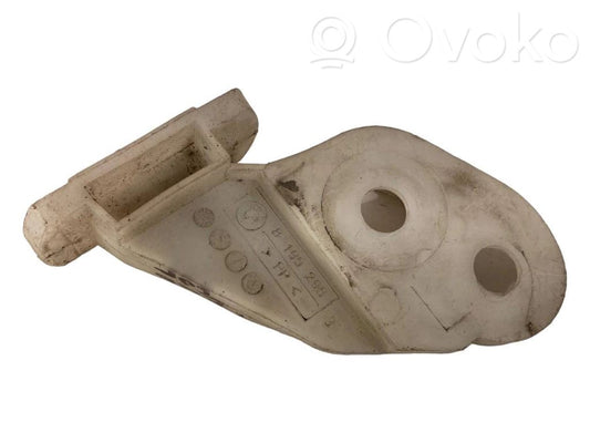 Priekšpusē bampera turētājs