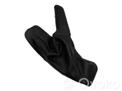 Rokas bremzes dekoratīvā apdare