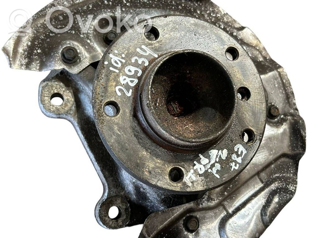 Priekšējā riteņa rumbas vārpstas šarnīrs (stupica, capfa)