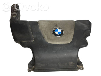 Dzinēja pārsegs (dekoratīva apdare)