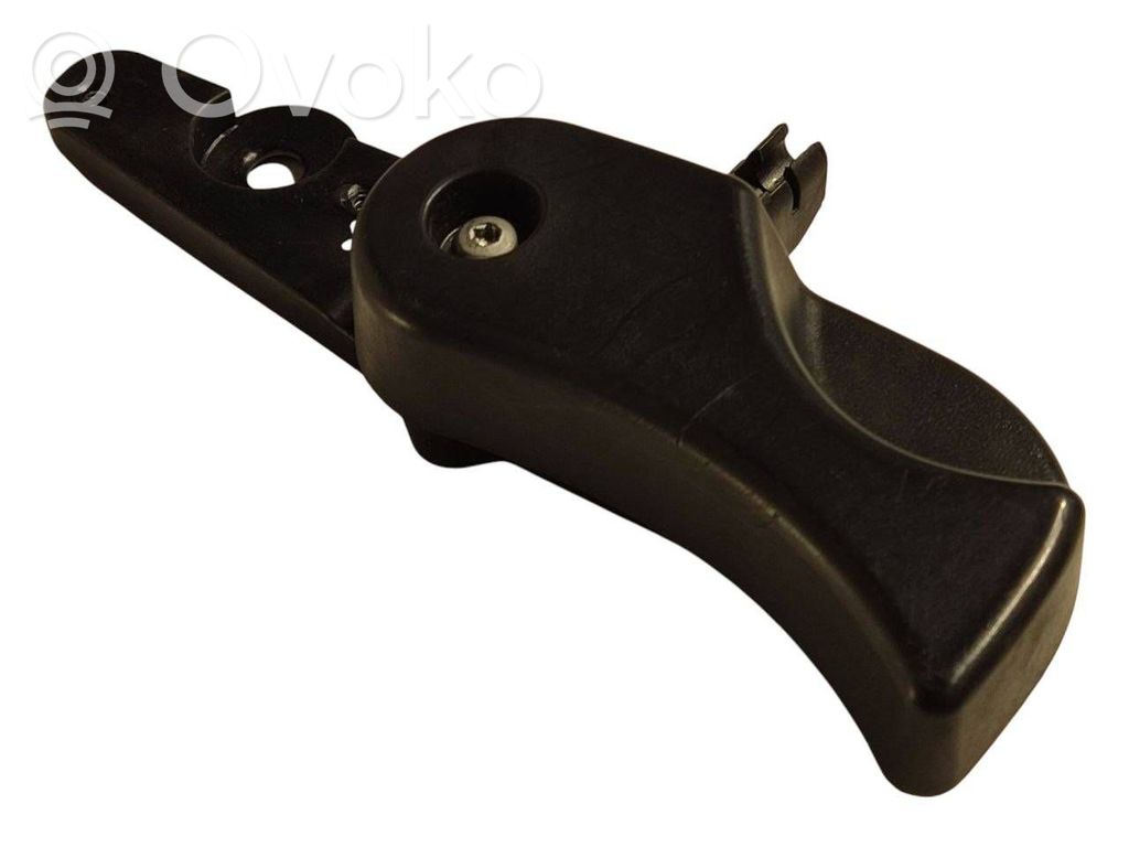 Dzinēja pārsega attaisīšanas rokturītis