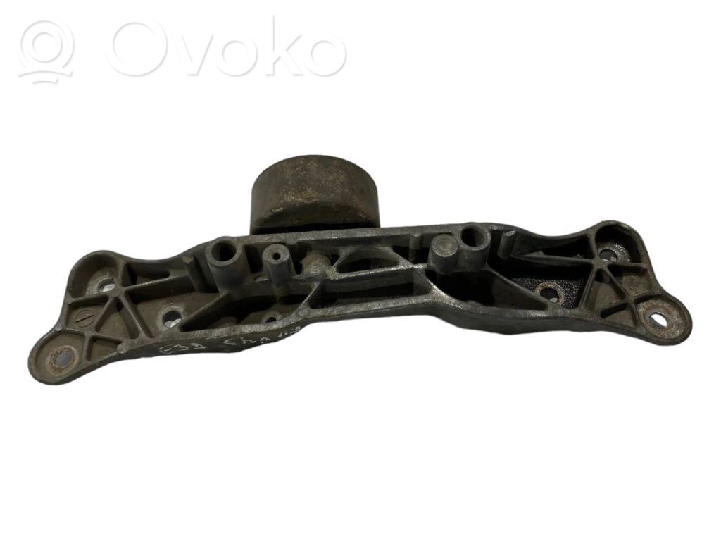 Pārnesumkārbas stiprinājuma kronšteins