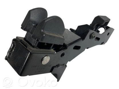 Roof lock