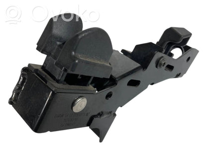 Roof lock