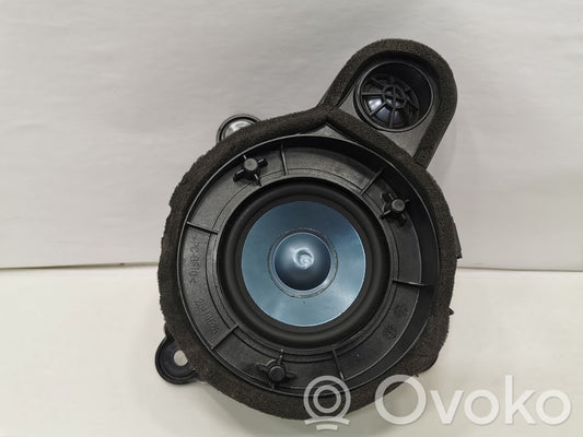 Skaļrunis (-i) priekšējās durvīs