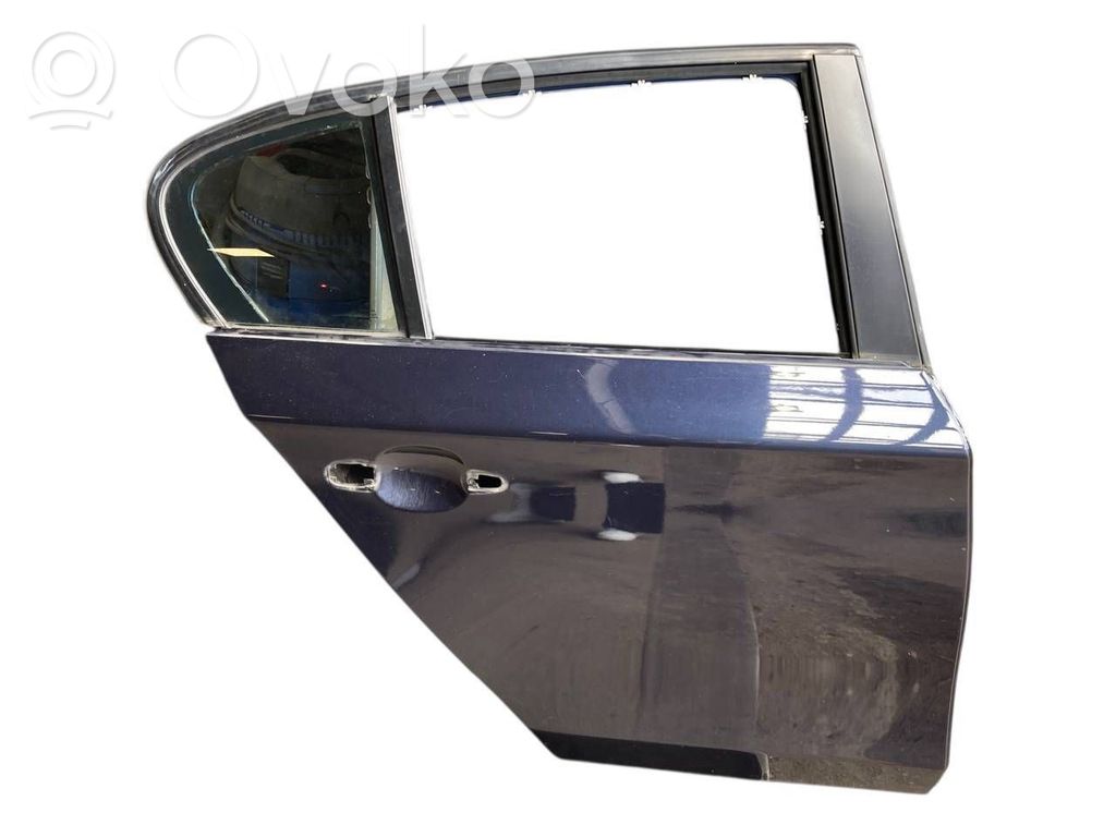 Aizmugurējās durvis