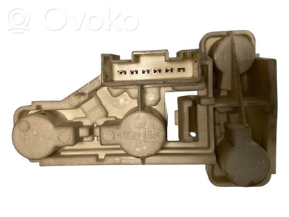 Rear lamp cover holder