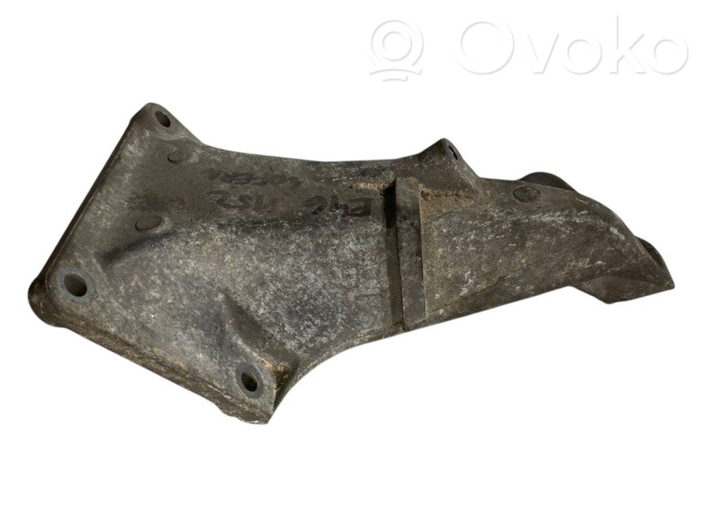 Dzinēja nostiprināšanas stiprinājums-kronšteins