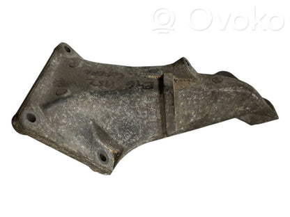 Dzinēja nostiprināšanas stiprinājums-kronšteins