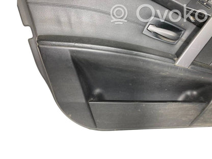 Priekšējo durvju apdare