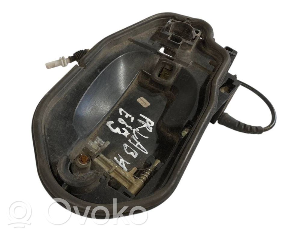 Priekšpusē turētājs / kronšteins ārējam atvēršanas rokturim