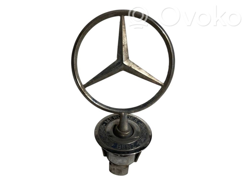 Manufacturer's emblem