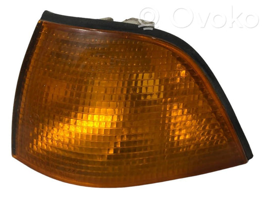 Передний поворотный свет