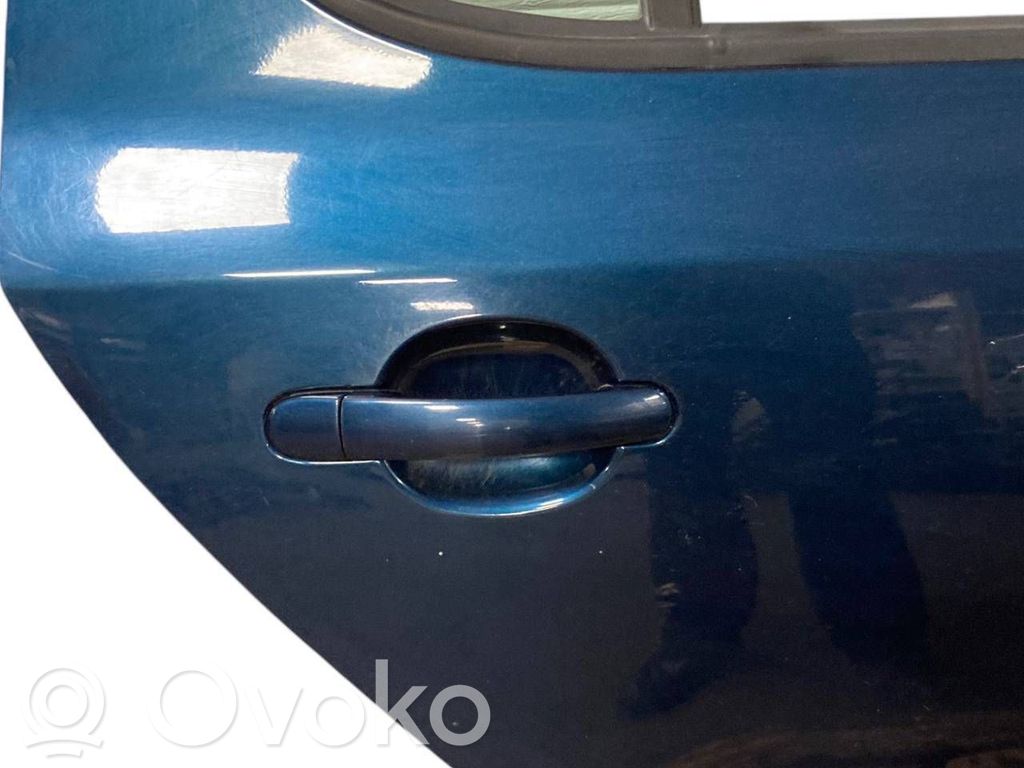 Задняя дверь