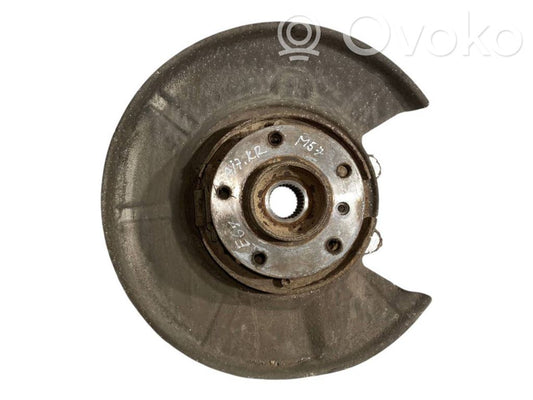 Aizmugurē riteņa rumbas vārpstas šarnīrs (stupica, capfa)