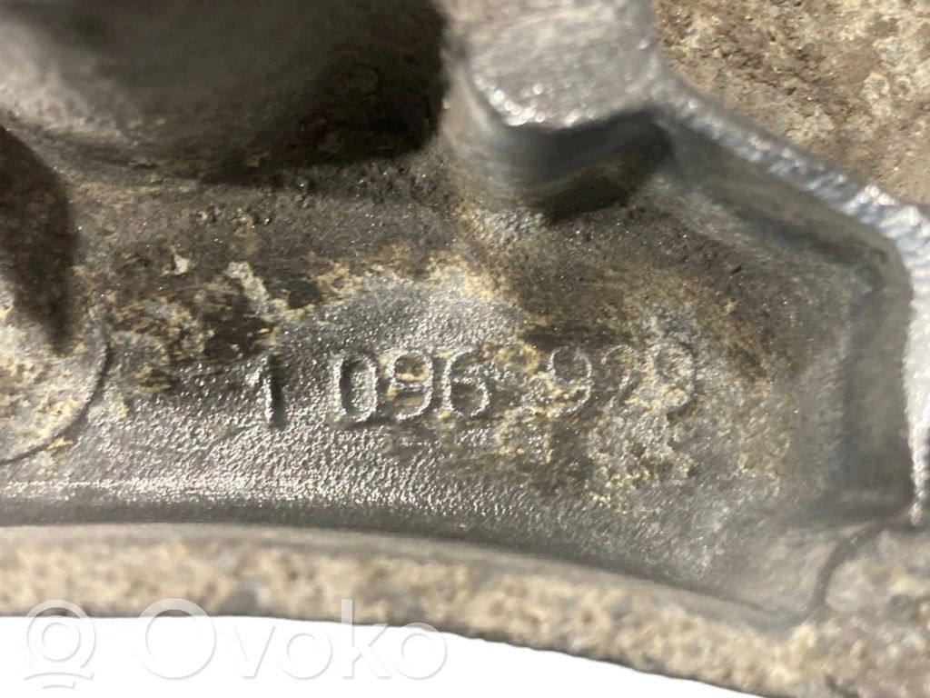 Кронштейн крепления трансмиссии