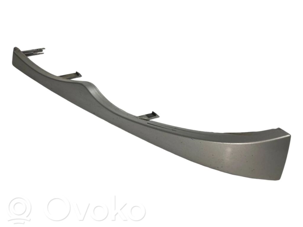 Priekšējā luktura dekoratīvā apdare