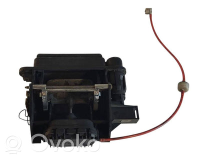 Aizvēršanas rokturis (aizmugurējā pārsega)