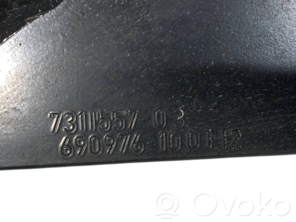 Cita veida dzinēja nodalījuma detaļa