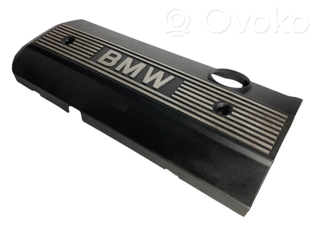 Engine cover (decorative trim)