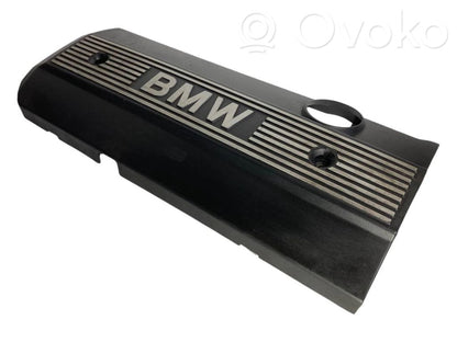 Engine cover (decorative trim)