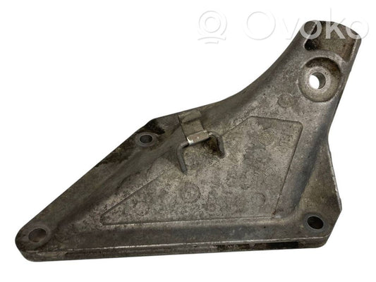 Engine mounting bracket