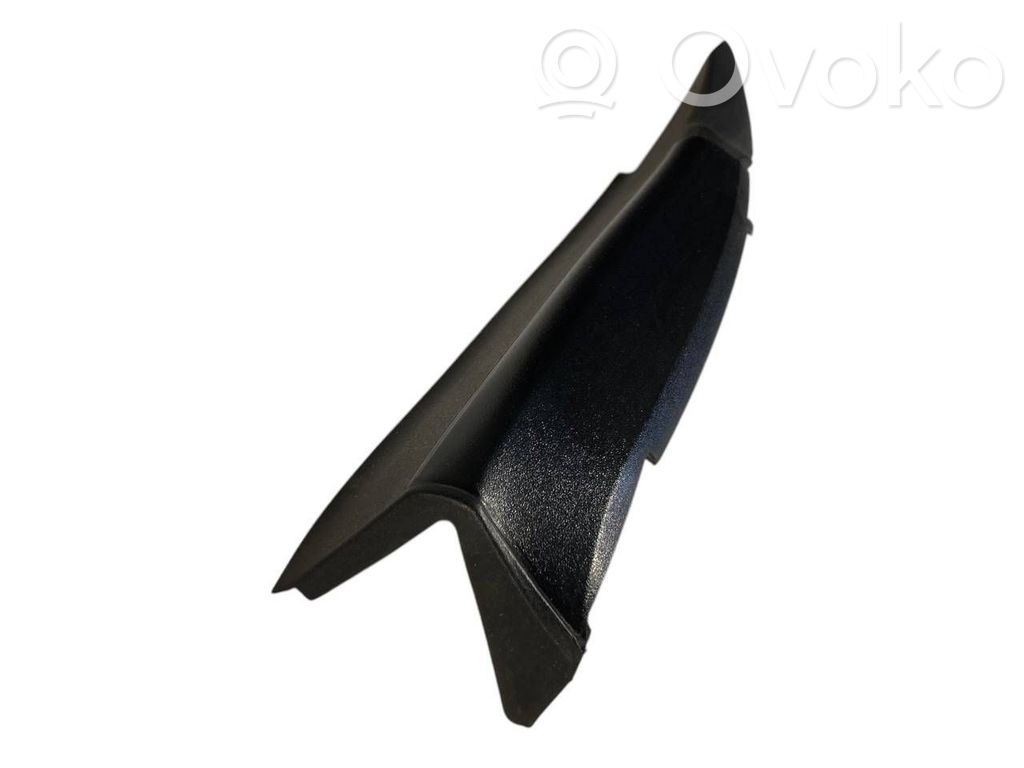 Aizmugurējā luktura dekoratīvā apdare