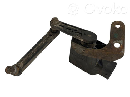 Aizmugurē balstiekārtas augstuma sensors