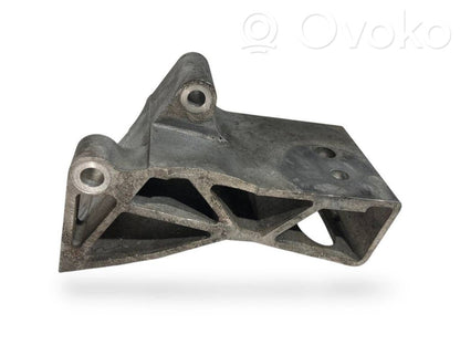 Dzinēja nostiprināšanas stiprinājums-kronšteins