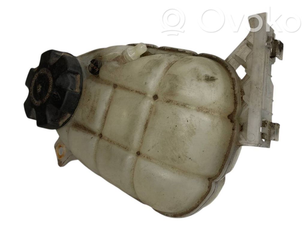 Dzesēšanas šķidruma izplešanās tvertne