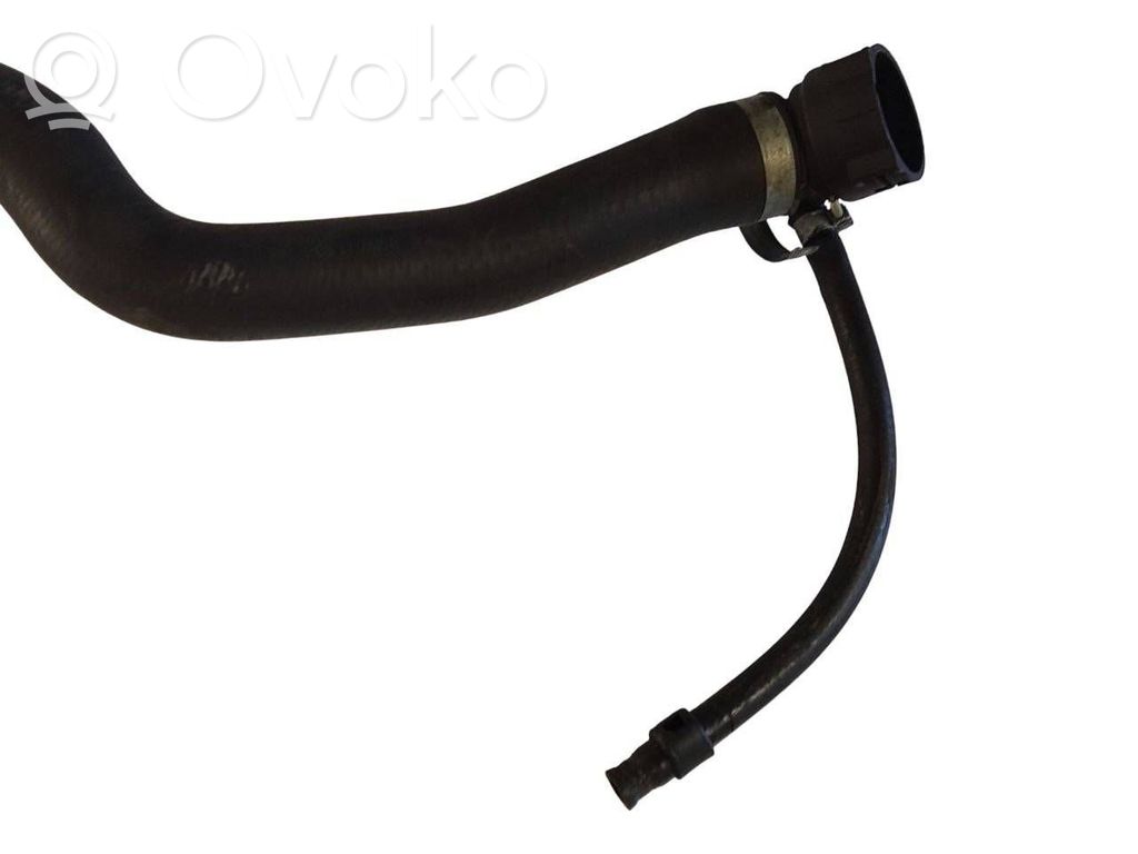 Caurulīte (-es) / šļūtene (-es)