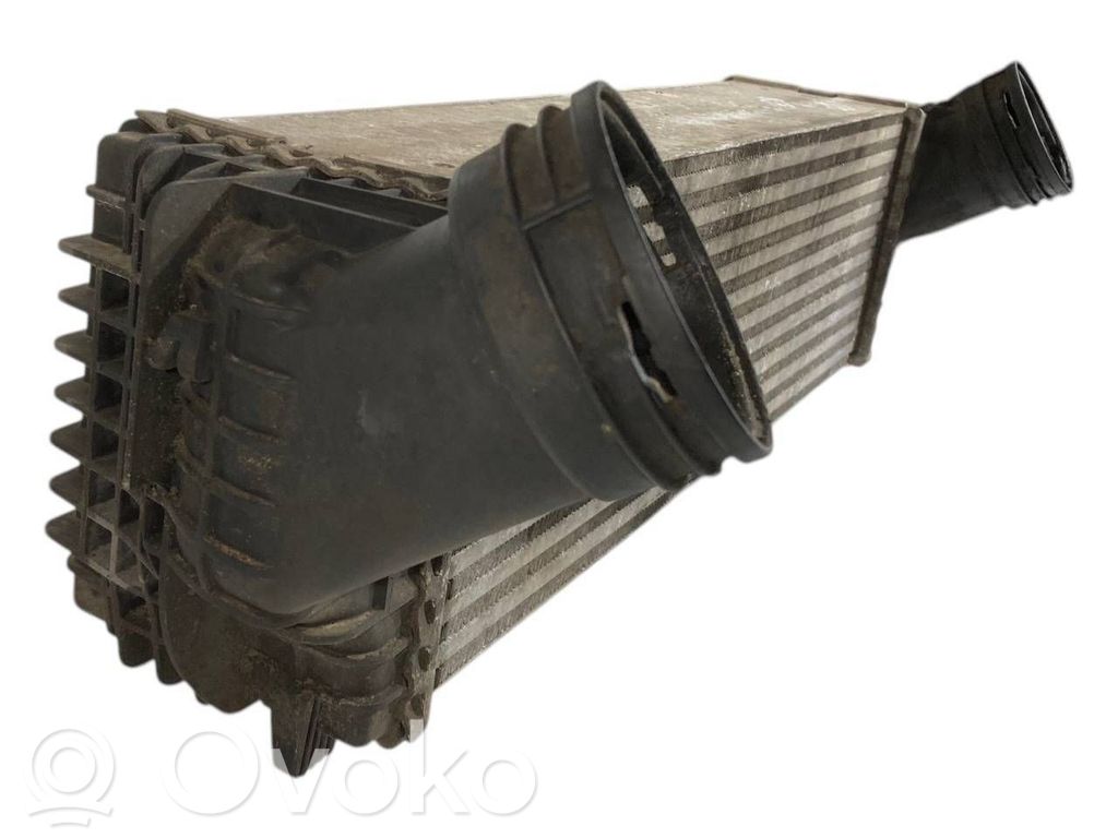 Starpdzesētāja radiators