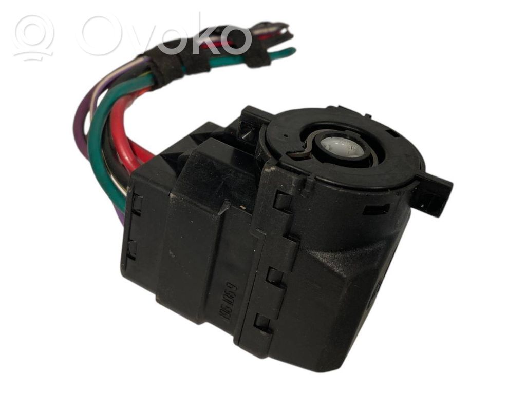 Aizdedzes slēdža kontakti