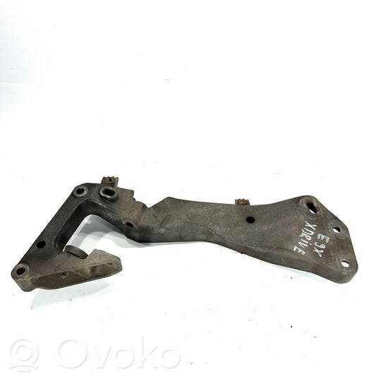 Pārnesumkārbas stiprinājuma kronšteins