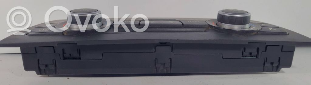 Gaisa kondicioniera / klimata kontroles / salona apsildes vadības bloks (salonā)