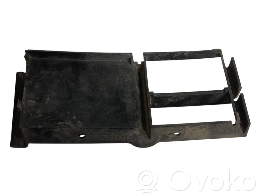 Apakšējais režģis (trīsdaļīgs)