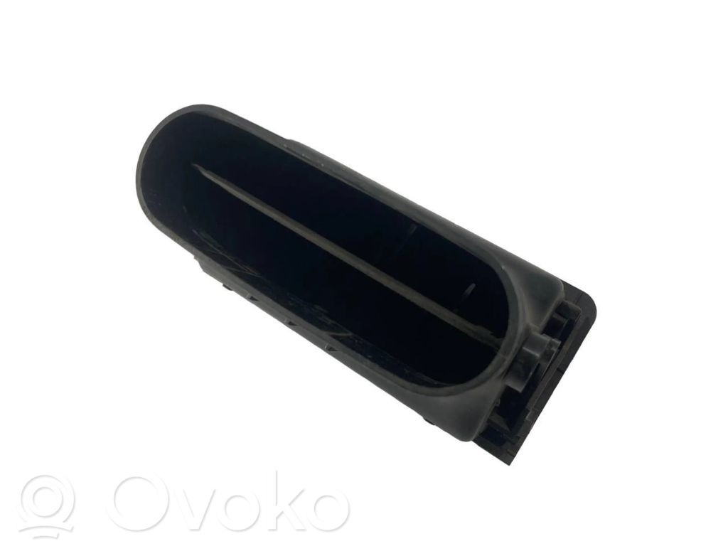 Aizmugurējā gaisa - ventilācijas reste