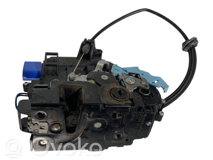 Aizmugurē slēdzene