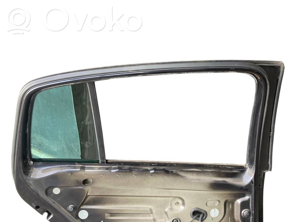 Aizmugurējās durvis